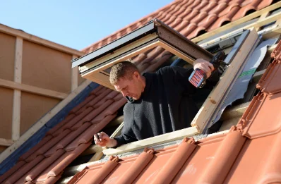 Pose de fenêtres de toit Velux à Givardon